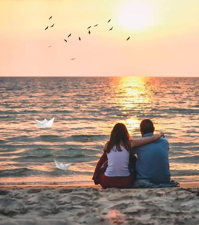 casal- praia - sol - barquinhos de papel-52868259_2251918488408668_5692273406116888576_n