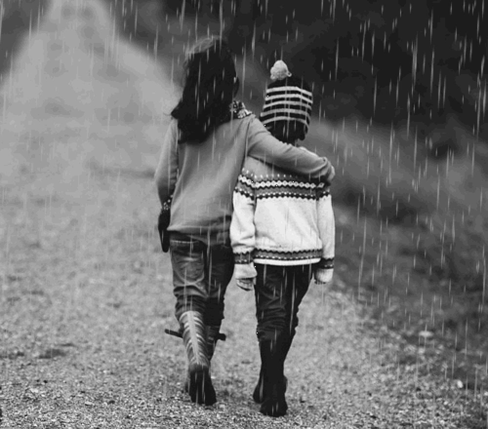 amigos - chuva - GIF